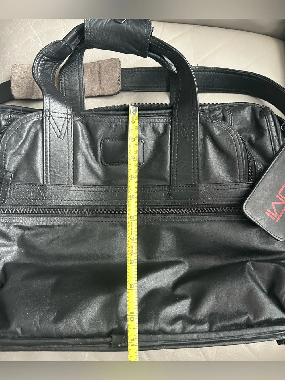 Tumi Black Leather Briefcase Laptop Messenger Bag - great condition